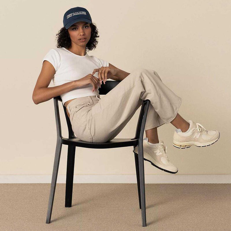 New Balance 2002R Sneaker - Unisex image number 1